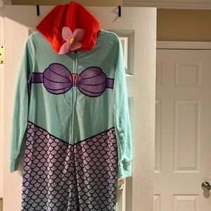 Disney Ariel Little Mermaid fleece zip up lounge pajamas. NWT. Size large.